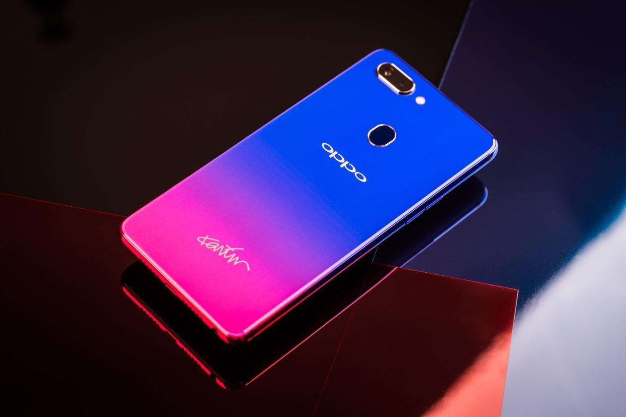 OPPO R15x上手體驗(yàn)：屏幕指紋+3D漸變外觀(guān) 顏值橫掃中端機(jī)